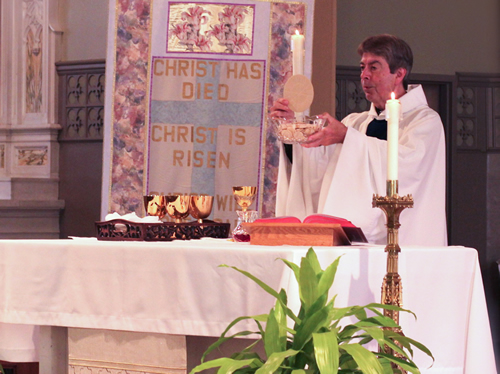 photo altar euchrist deacon - Saint Patrick Catholic Church